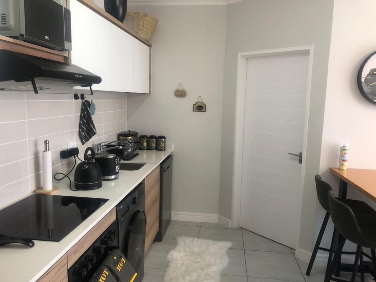 מידרנד Luxurious Waterfall 1 Bedroom Condo With Free Uncapped Wifi מראה חיצוני תמונה