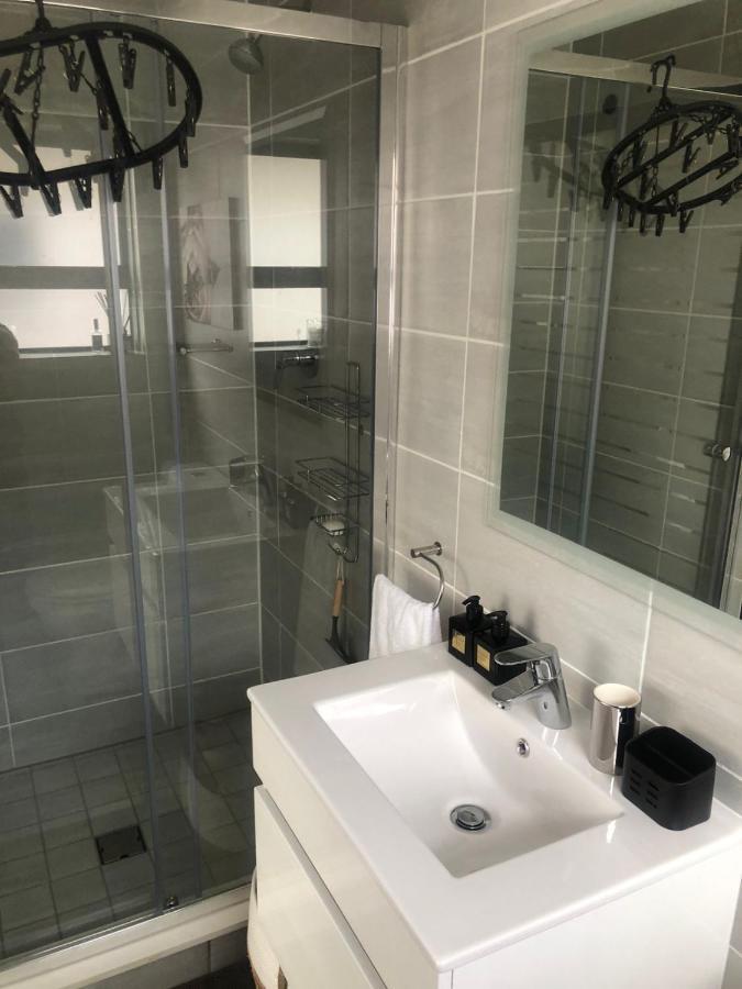 מידרנד Luxurious Waterfall 1 Bedroom Condo With Free Uncapped Wifi מראה חיצוני תמונה