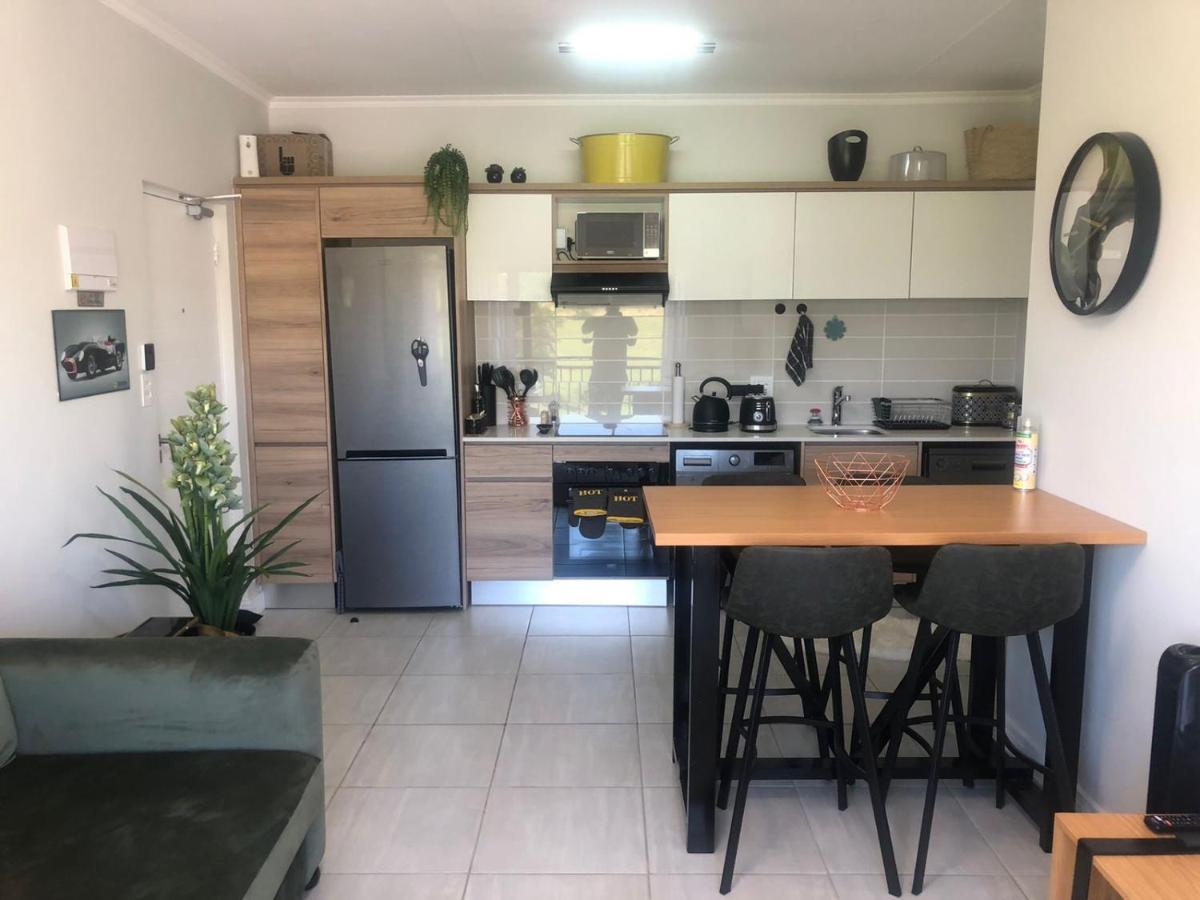 מידרנד Luxurious Waterfall 1 Bedroom Condo With Free Uncapped Wifi מראה חיצוני תמונה