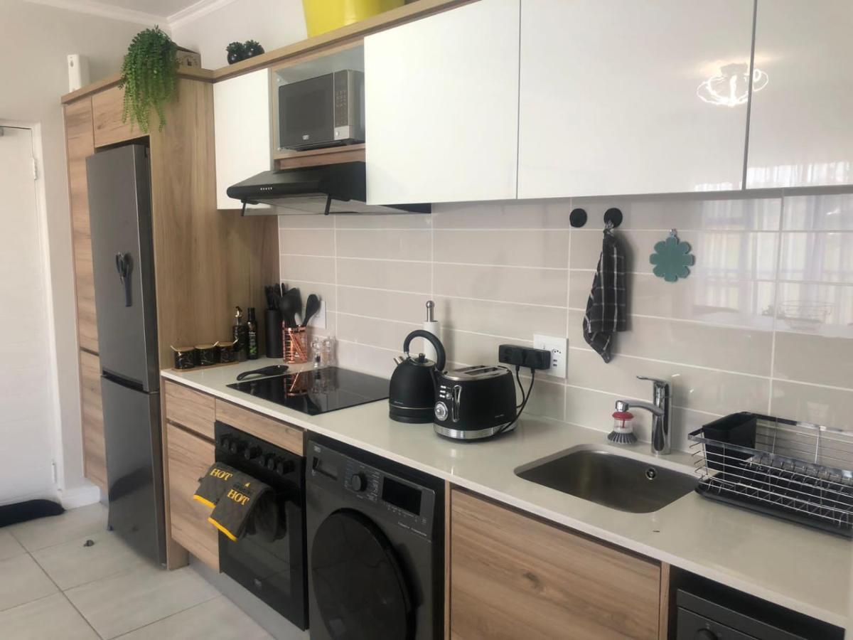 מידרנד Luxurious Waterfall 1 Bedroom Condo With Free Uncapped Wifi מראה חיצוני תמונה